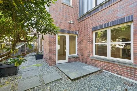 1620 Belmont Avenue Seattle WA 98122