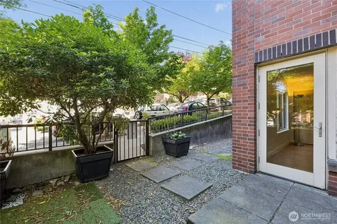 1620 Belmont Avenue Seattle WA 98122