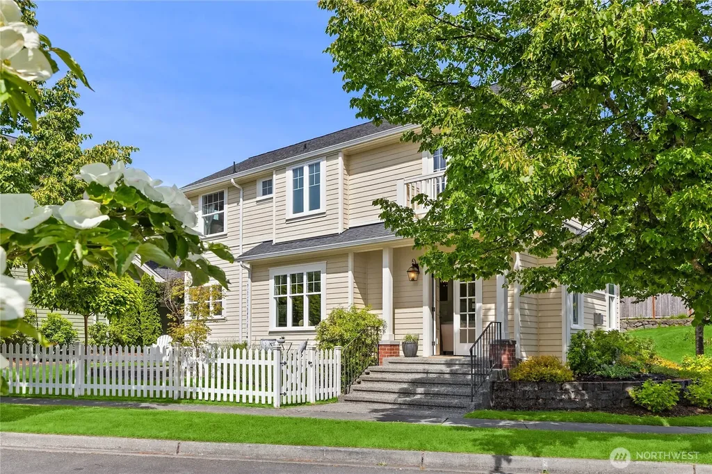 1803 Parade Grounds Avenue NE Bainbridge Island WA 98110