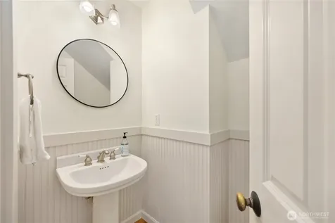 1803 Parade Grounds Avenue NE Bainbridge Island WA 98110