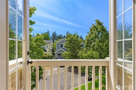 1803 Parade Grounds Avenue NE Bainbridge Island WA 98110