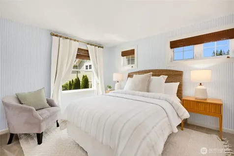 1803 Parade Grounds Avenue NE Bainbridge Island WA 98110