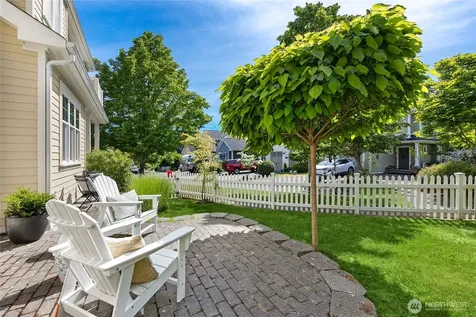 1803 Parade Grounds Avenue NE Bainbridge Island WA 98110