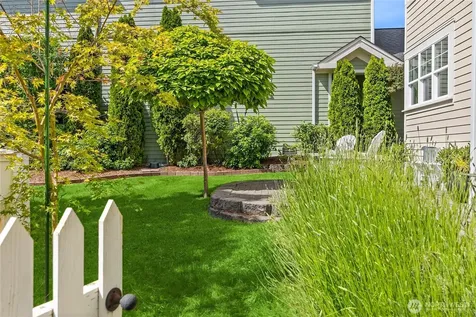 1803 Parade Grounds Avenue NE Bainbridge Island WA 98110