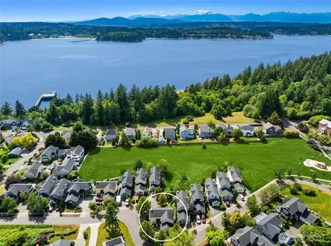 1803 Parade Grounds Avenue NE Bainbridge Island WA 98110