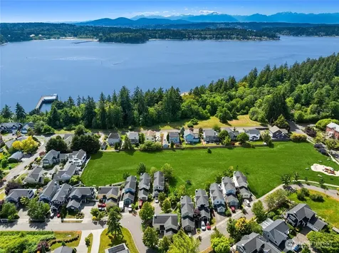 1803 Parade Grounds Avenue NE Bainbridge Island WA 98110