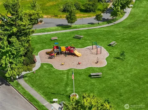 1803 Parade Grounds Avenue NE Bainbridge Island WA 98110