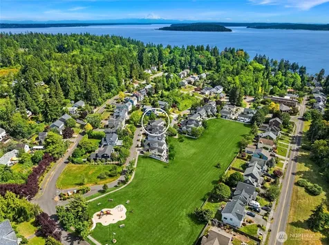 1803 Parade Grounds Avenue NE Bainbridge Island WA 98110