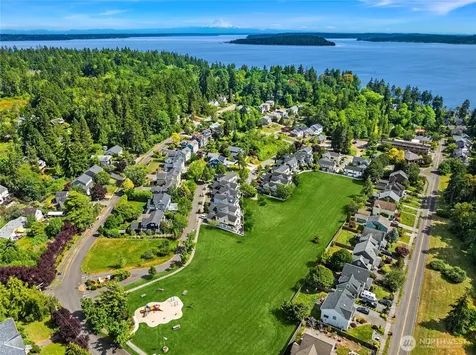 1803 Parade Grounds Avenue NE Bainbridge Island WA 98110
