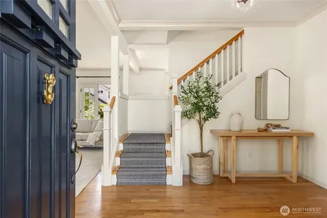 1803 Parade Grounds Avenue NE Bainbridge Island WA 98110