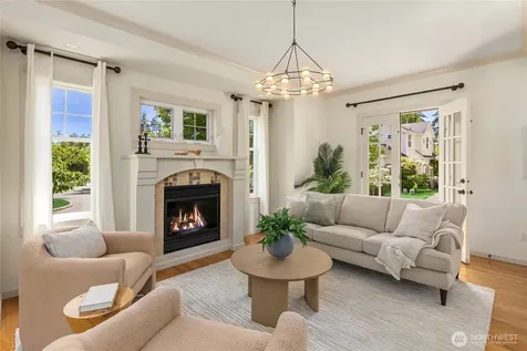 1803 Parade Grounds Avenue NE Bainbridge Island WA 98110