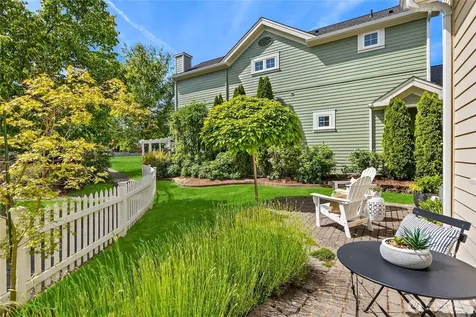 1803 Parade Grounds Avenue NE Bainbridge Island WA 98110