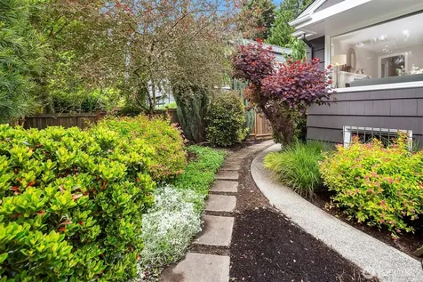 7538 23rd Avenue NE Seattle WA 98115