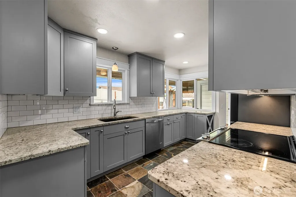 555 15th Street NE East Wenatchee WA 98802