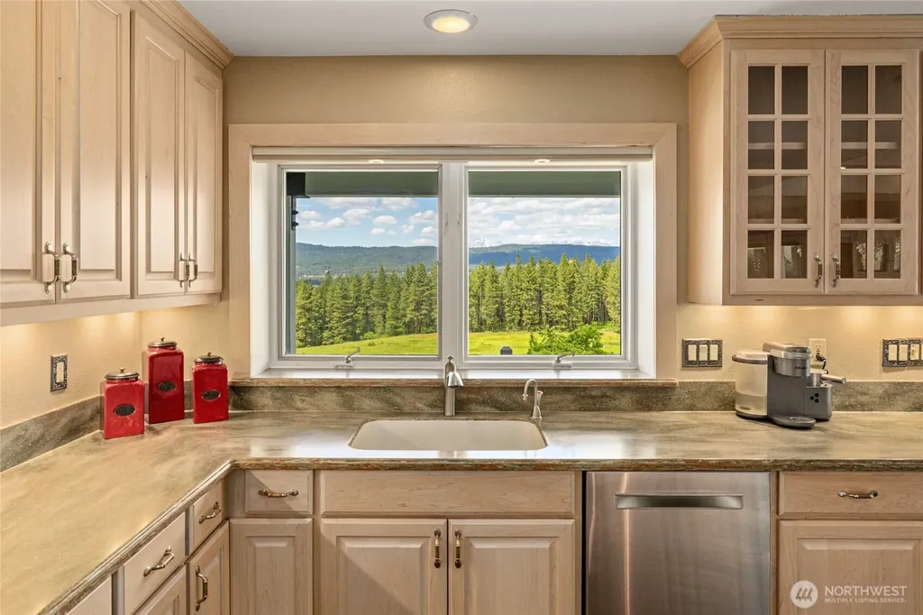 6521 Upper Peoh Point Road Cle Elum WA 98922