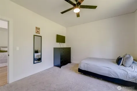 10915 60th Street NE Lake Stevens WA 98258