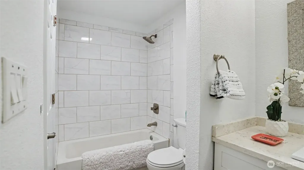 513 S 321st Street Federal Way WA 98003