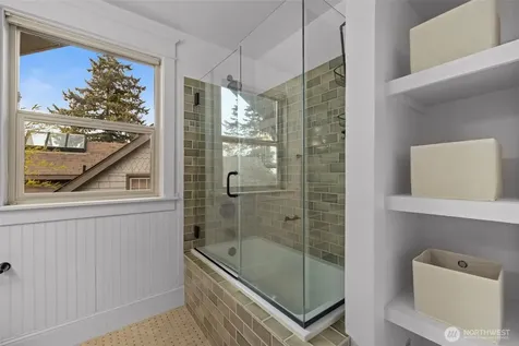 2529 Queen Anne Avenue N Seattle WA 98109