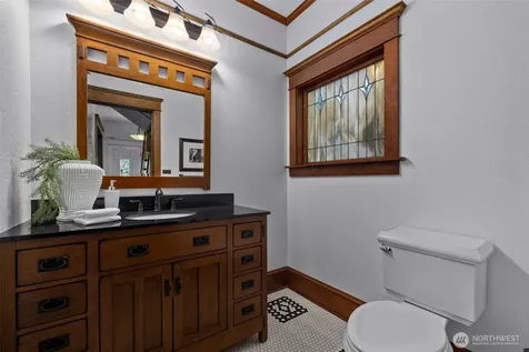 2529 Queen Anne Avenue N Seattle WA 98109