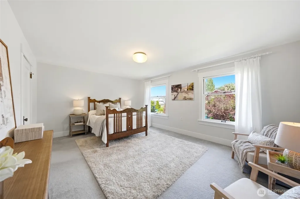 1519 1st Avenue N Seattle WA 98109