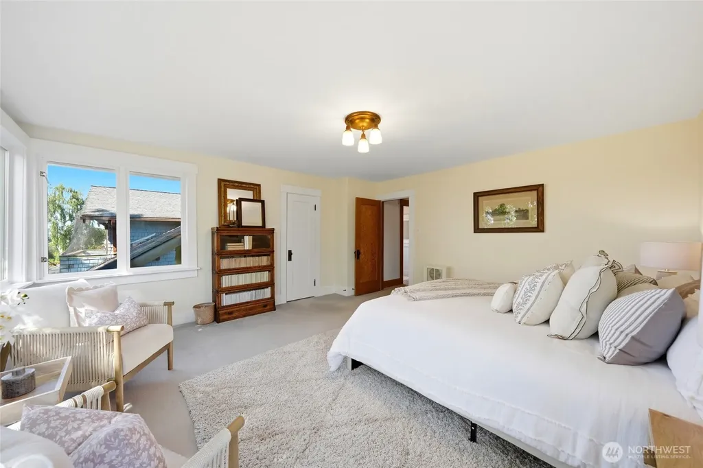 1519 1st Avenue N Seattle WA 98109