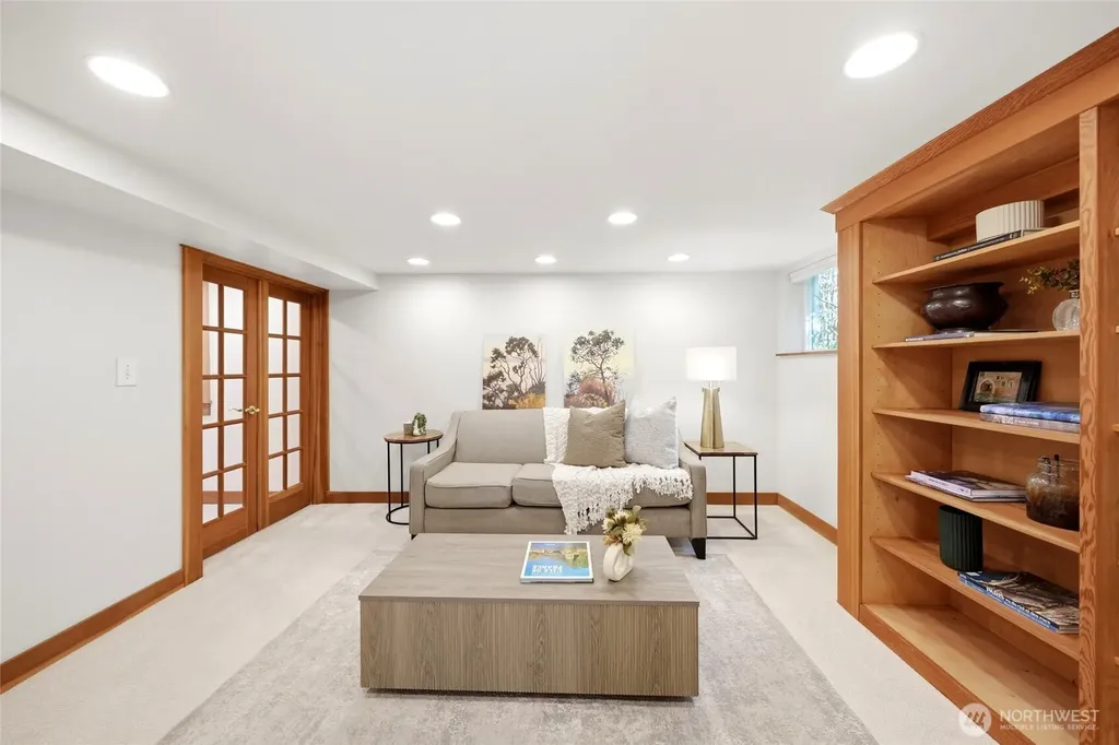 1519 1st Avenue N Seattle WA 98109