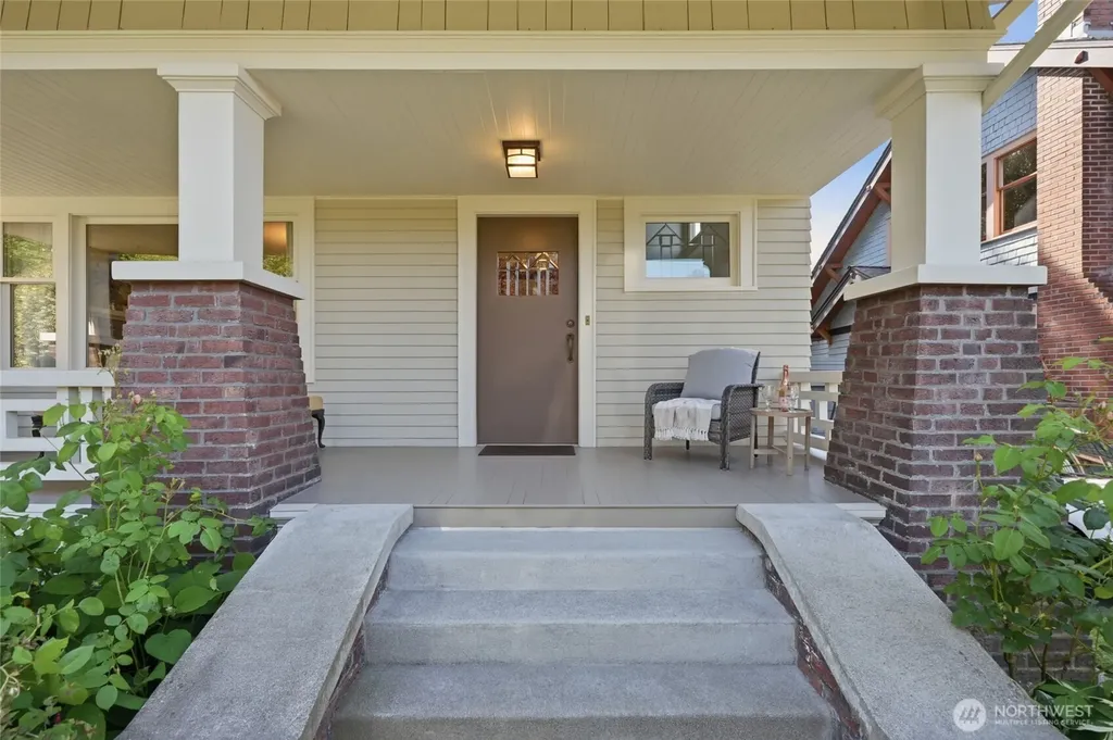 1519 1st Avenue N Seattle WA 98109