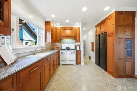 1519 1st Avenue N Seattle WA 98109