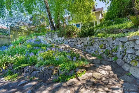 1519 1st Avenue N Seattle WA 98109