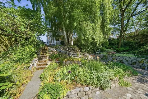 1519 1st Avenue N Seattle WA 98109
