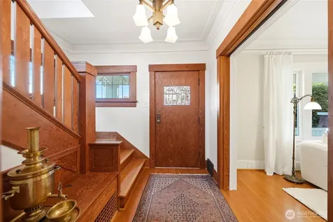 1519 1st Avenue N Seattle WA 98109