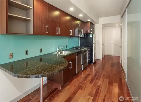 910 Lenora Street Seattle WA 98121