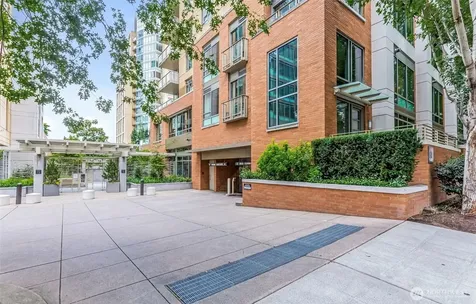 910 Lenora Street Seattle WA 98121