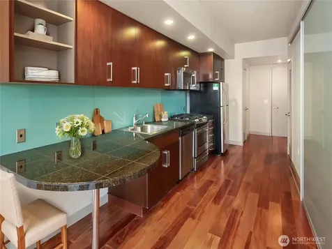 910 Lenora Street Seattle WA 98121