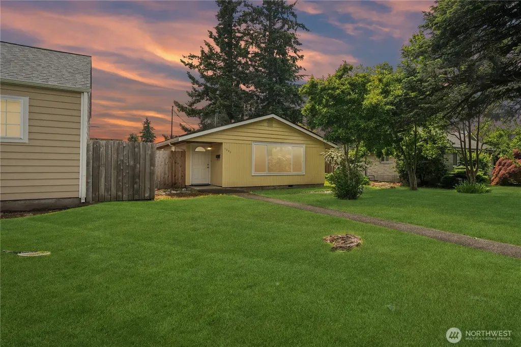 1940 Wilson Avenue Enumclaw WA 98022