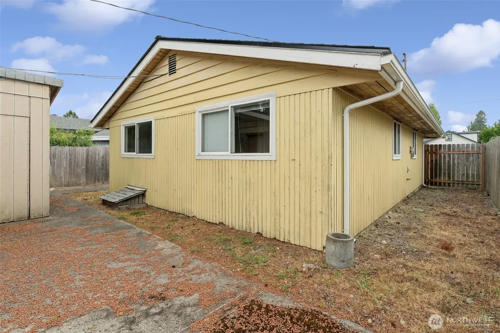 1940 Wilson Avenue Enumclaw WA 98022
