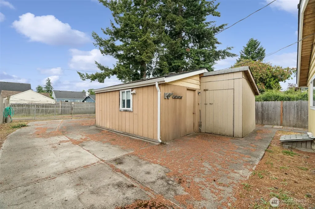 1940 Wilson Avenue Enumclaw WA 98022