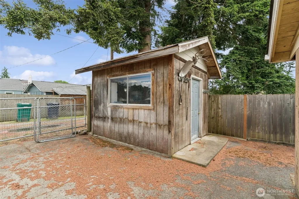 1940 Wilson Avenue Enumclaw WA 98022