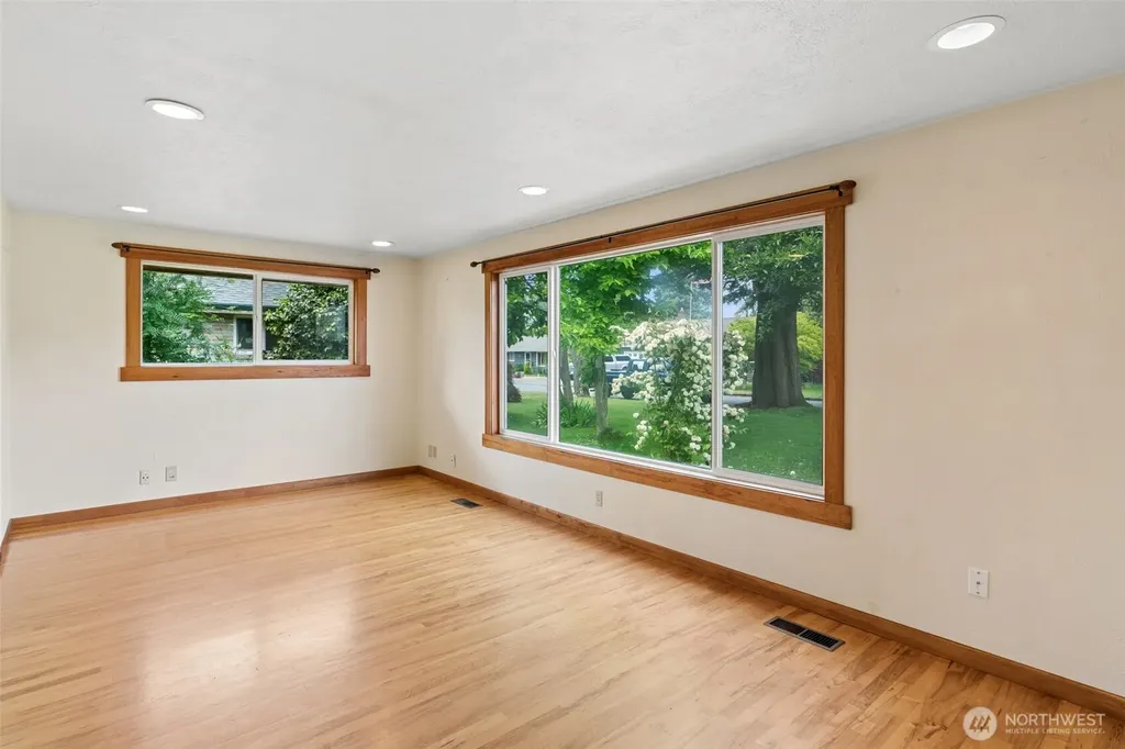 1940 Wilson Avenue Enumclaw WA 98022