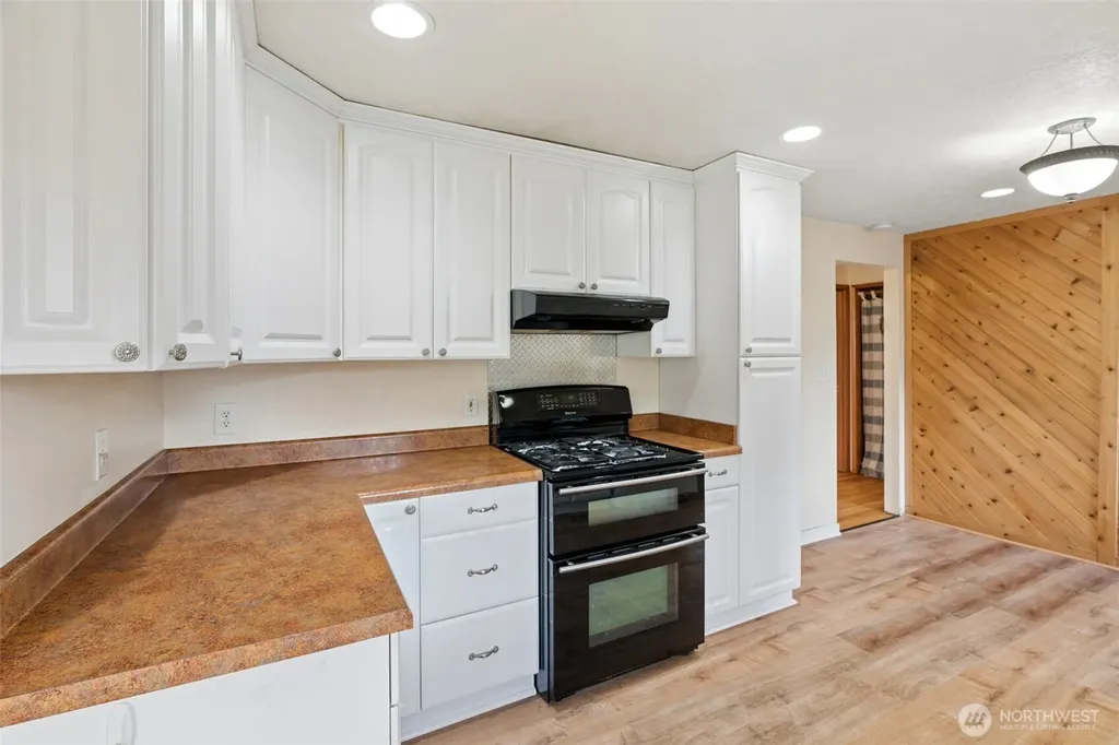 1940 Wilson Avenue Enumclaw WA 98022