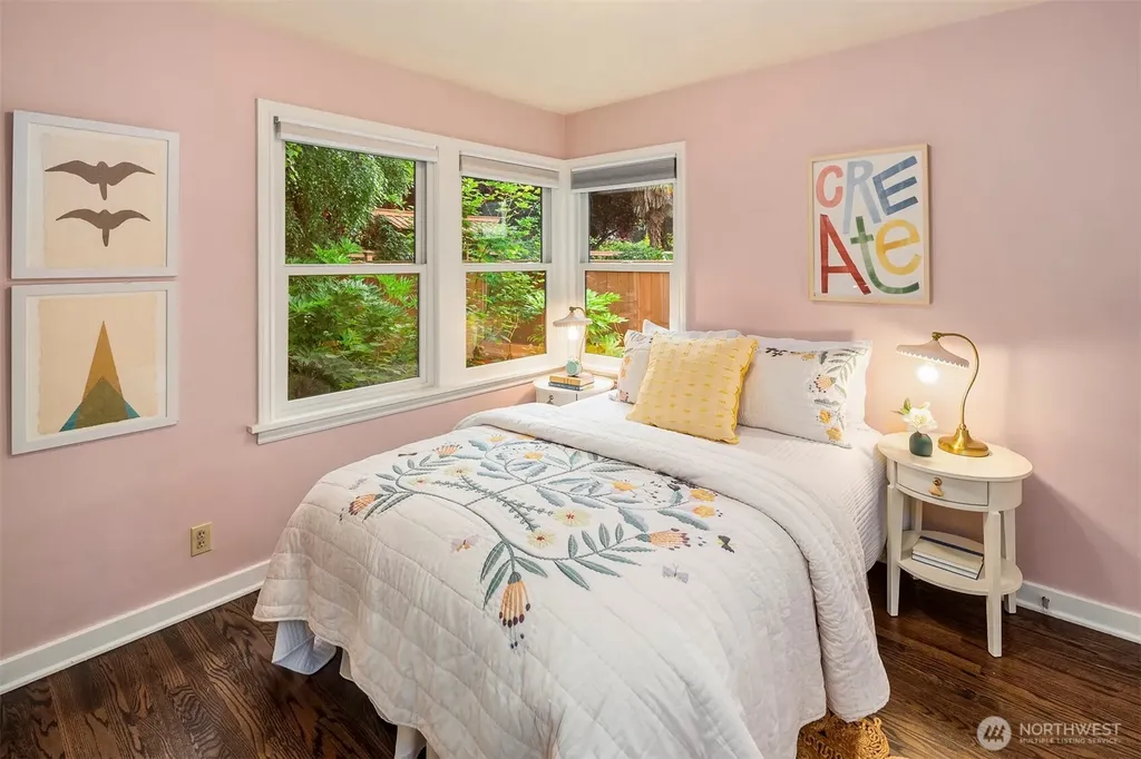 6218 37th Avenue NE Seattle WA 98115