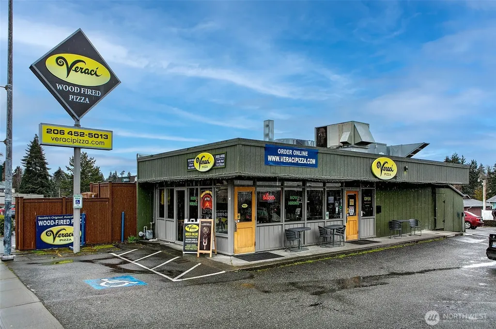 6218 37th Avenue NE Seattle WA 98115