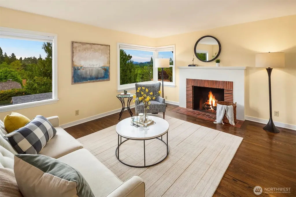 6218 37th Avenue NE Seattle WA 98115