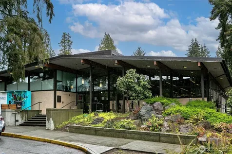 6218 37th Avenue NE Seattle WA 98115