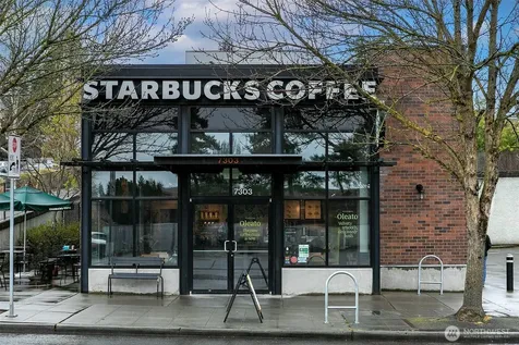 6218 37th Avenue NE Seattle WA 98115