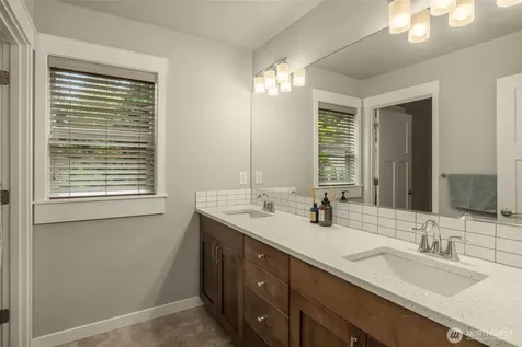 22997 SE 52nd Street Issaquah WA 98029
