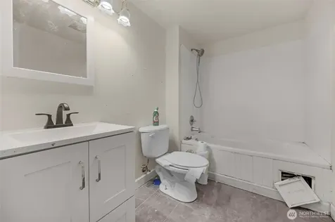 929 Pecks Drive Everett WA 98203