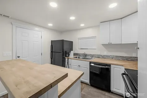 929 Pecks Drive Everett WA 98203