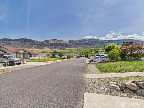 52 Ambrosia Lane Malaga WA 98828