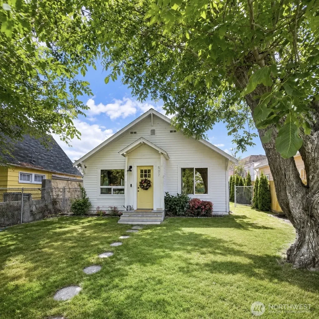 507 E Wapato Avenue Chelan WA 98816